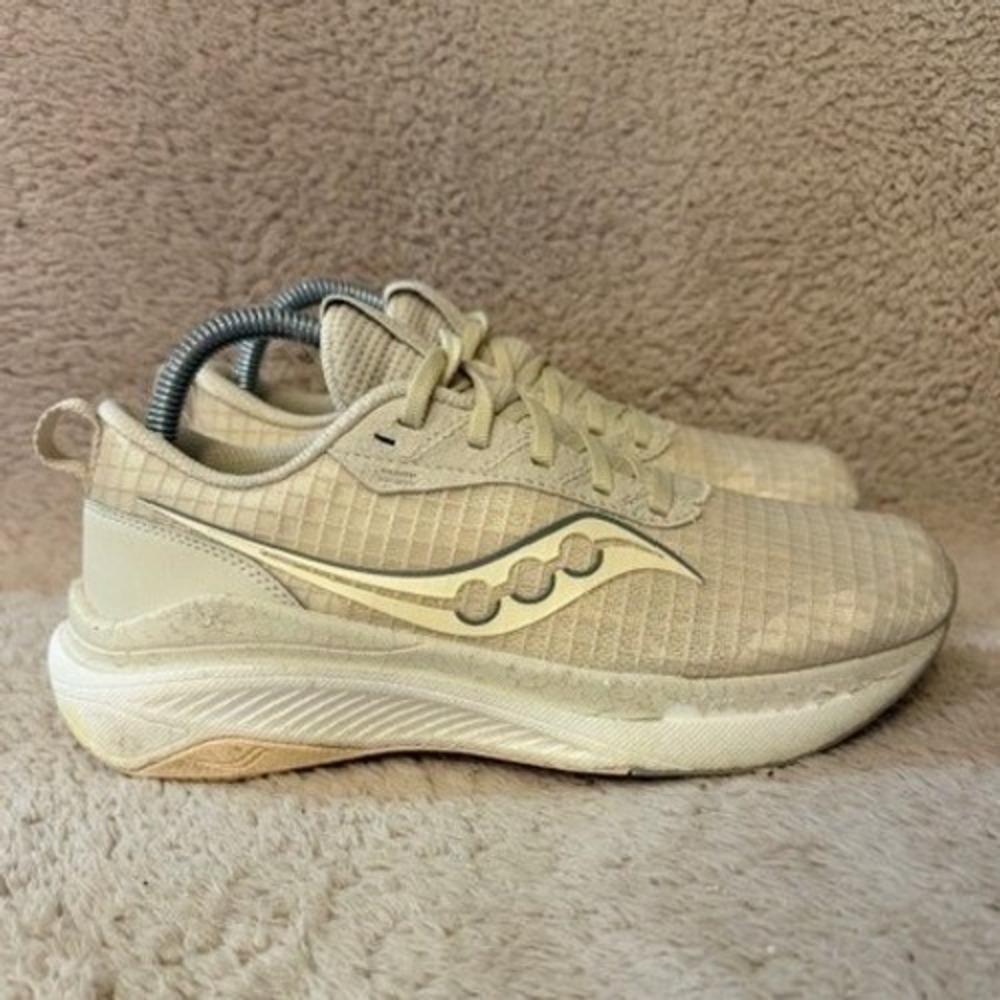 Saucony Freedom Crossport Womens Size 7.5 Beige‎ Cream Training Shoes S10820-32